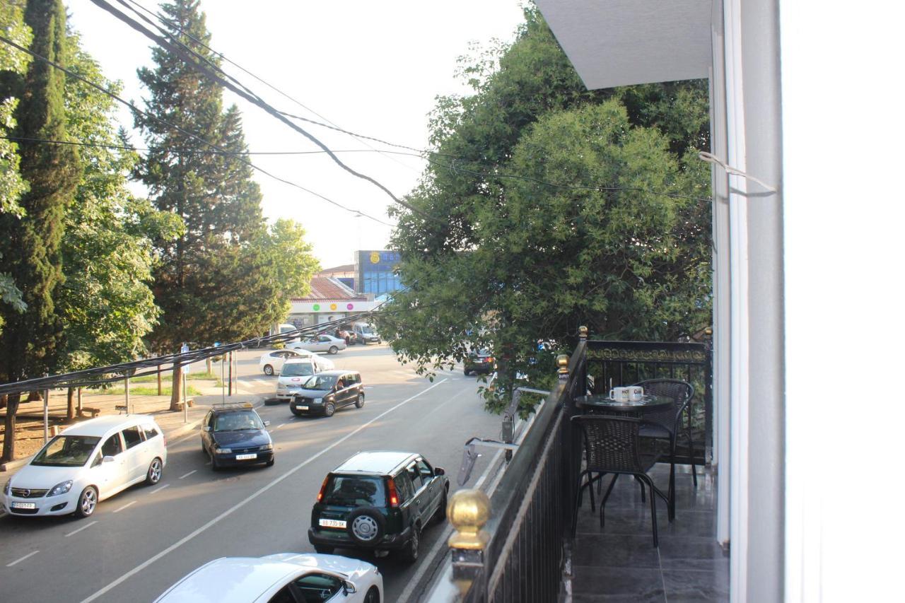 Hotel Tarasa Kutaissi Exterior foto